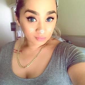 Meet your Posher, Romelia